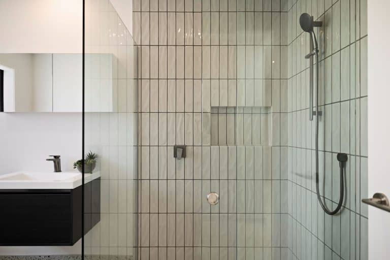 fowler homes main bathroom 0662