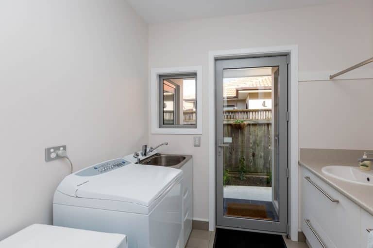 Manawatu-Baines-2015-29d11a3f8dda2739bacf5a611a449e09bea14d79