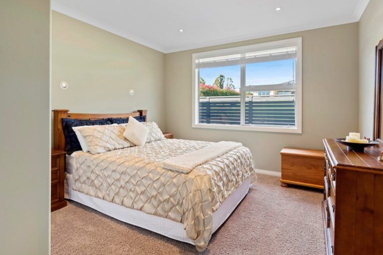 Tauranga-Gilchrist-2016-2e0c618d08e158f2db2b125c3bfe1aa68df4cdff