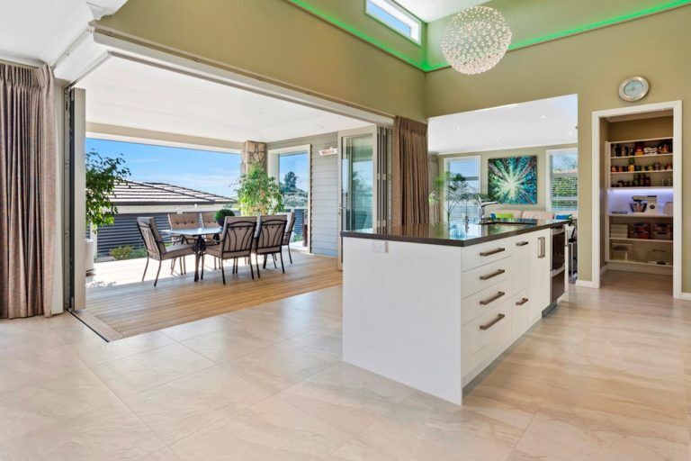 Tauranga-Gilchrist-2016-e87a0e8b4302354857051d1dd96de93369bbd0b1