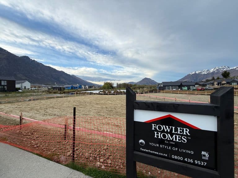 25 casterway crescent, hanley's farm, queenstown, fowler homes 6111