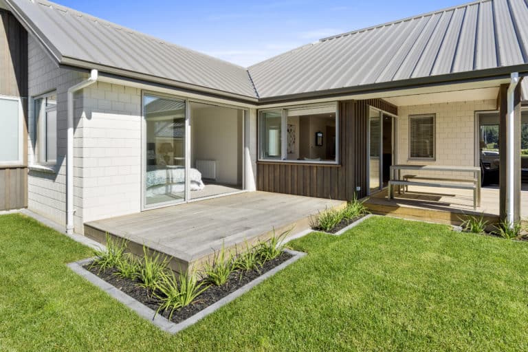 Tauranga-McIntosh-2016-2016-04-15 01.19