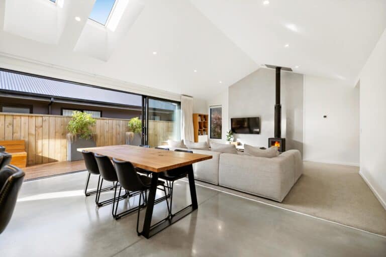 open plan living fowler homes queenstow 3