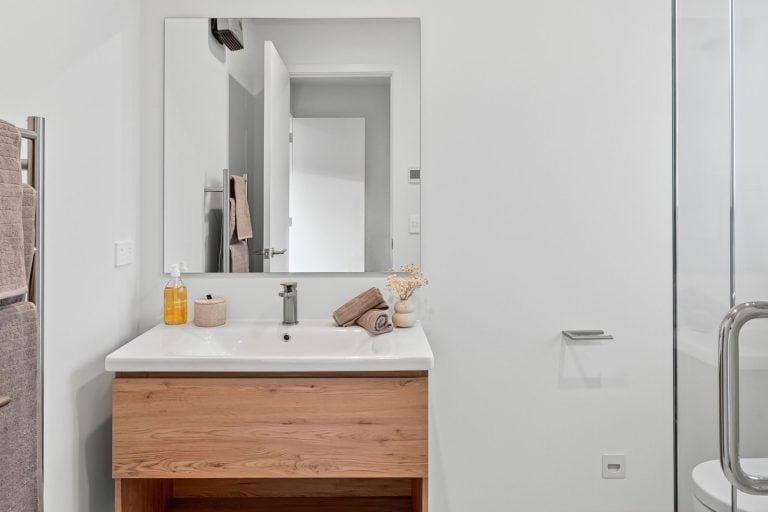 bathroom fowler homes 1752697682532 1752692439897 bwrm 16