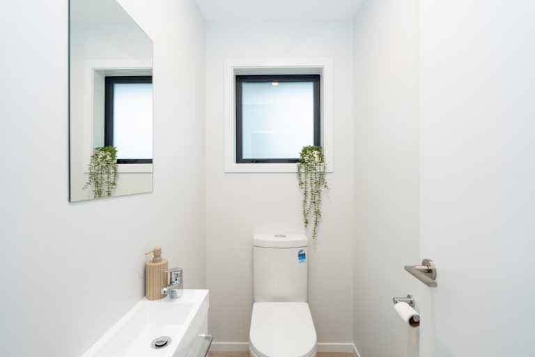 40 boyne st (5) toilet fowler homes southland