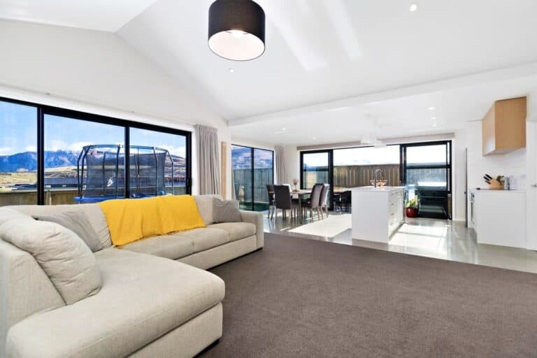 Hanley's Farm, Queenstown Home & Income