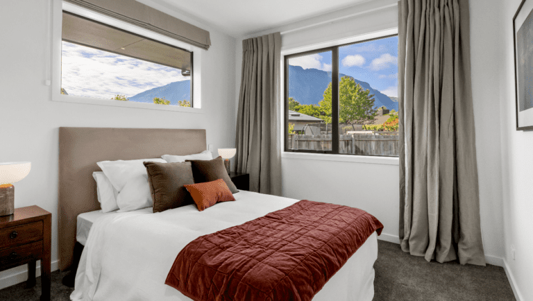 Fowler-Homes-Queenstown-Bedroom-1