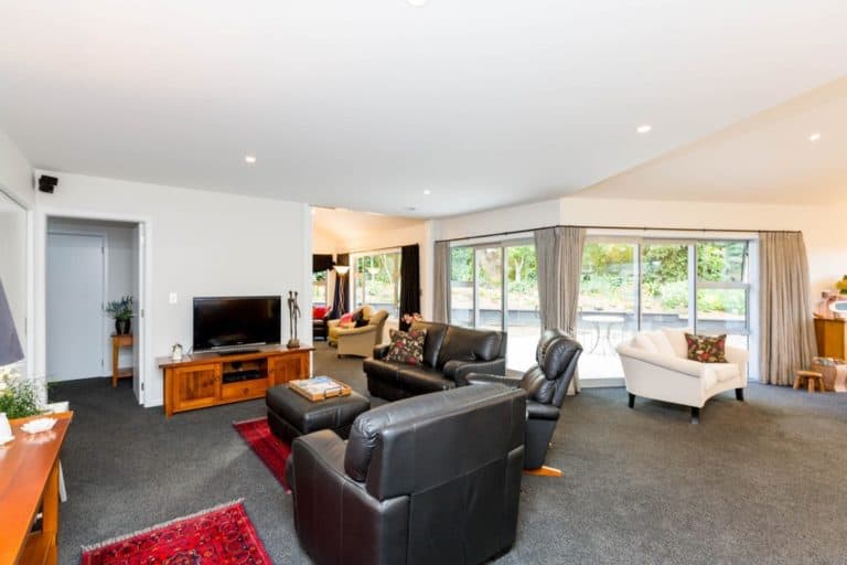 Manawatu-Baines-2015-d80423905f6d3d71a0d1892953dcb8d0511b18c8