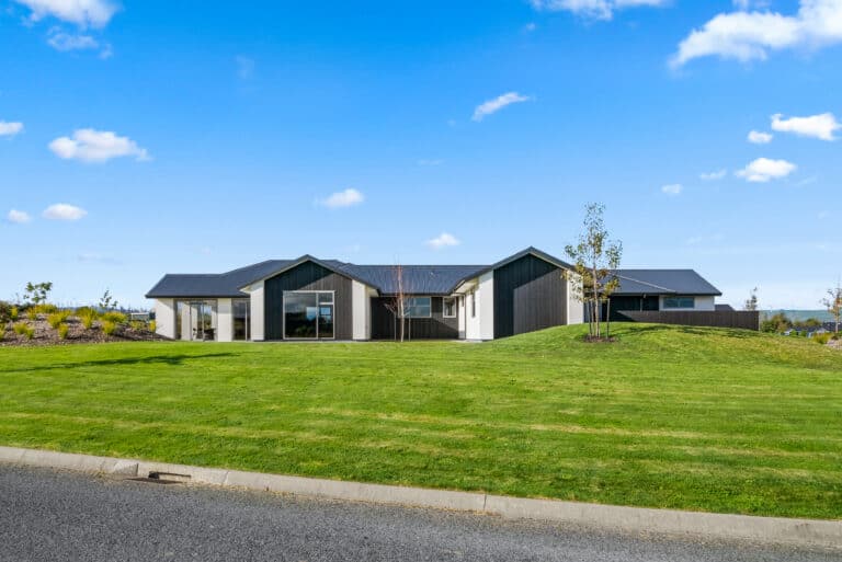 Fowler-Homes-Manawatu-Gold-Award-Winning-Home-Exterior99