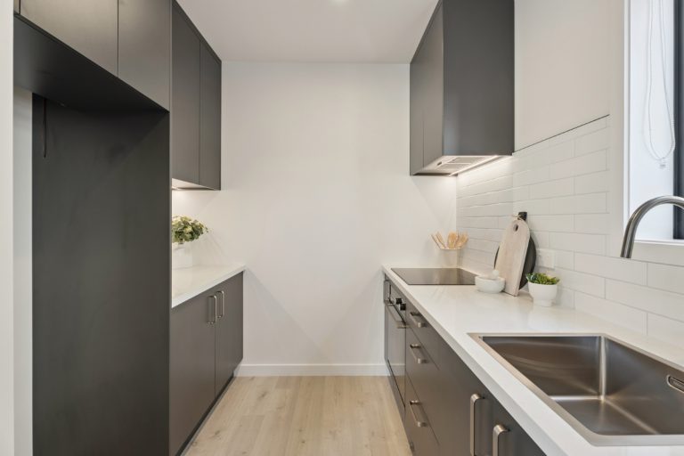 16 unit kitche dual income fowler homes cromwell