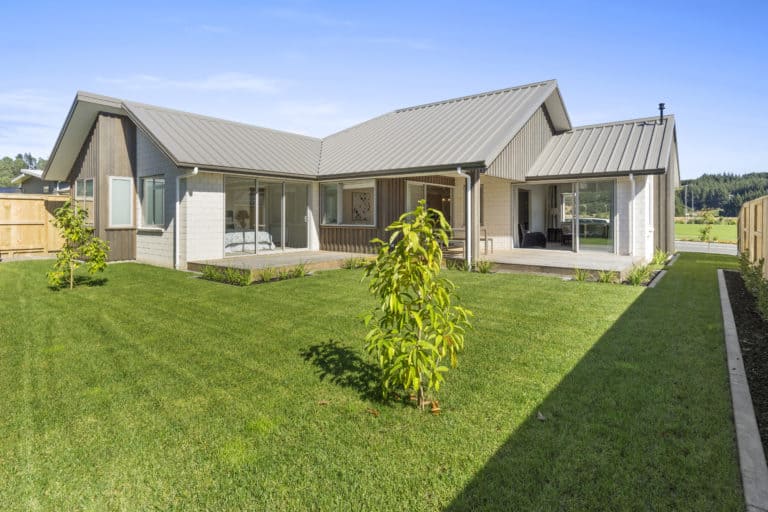 Tauranga-McIntosh-2016-2016-04-15 01.13