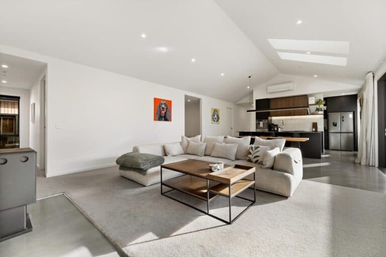 open plan living fowler homes queenstow 11