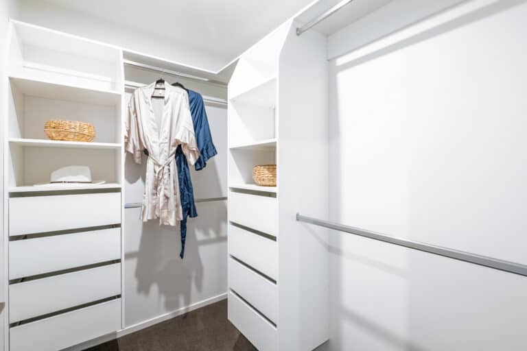 Walk-in Wardrobe