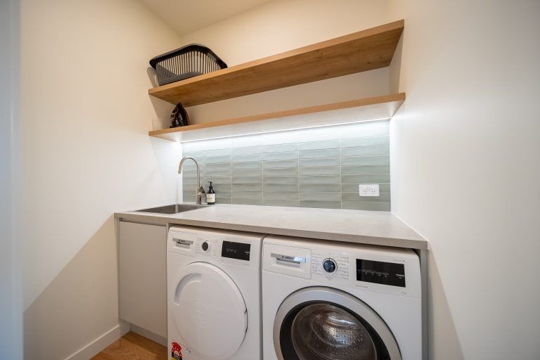 laundry fowler homes dsc09186