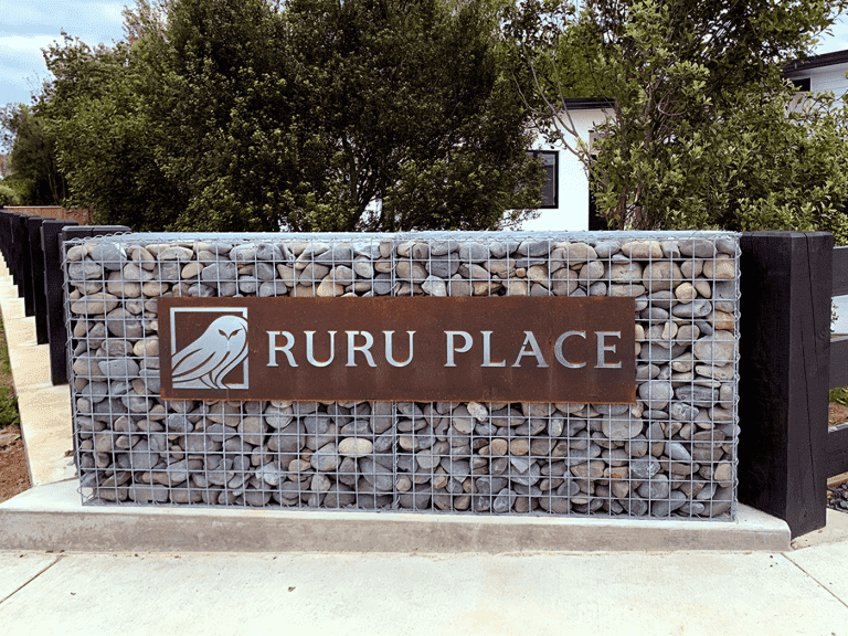 ruru place entracne