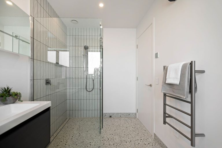 fowler homes master bedroom ensuite 0671